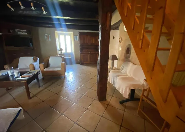 Ferienhaus Domaine Du Plan Del Poux Rural